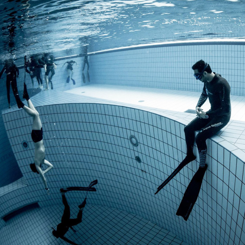 Entraînement apnée en bassin sportif Paris 6 et fosse 20 m en IDF. Entraînement apnée en bassin sportif Paris 6 et fosse 20 m en IDF.
