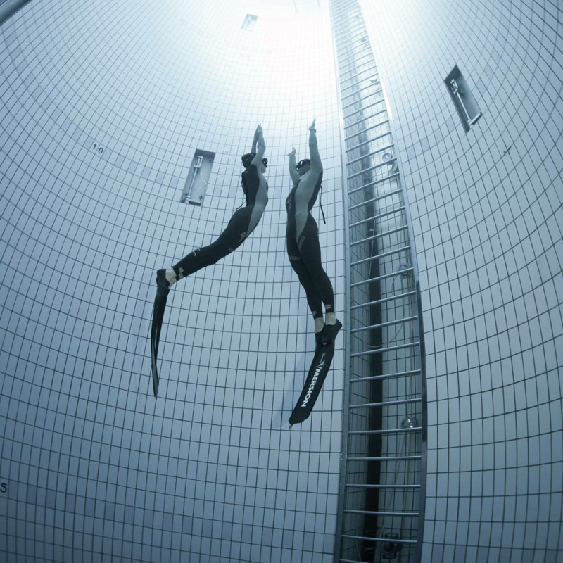 Entraînement apnée en bassin sportif Paris 6 et fosse 20 m en IDF. Entraînement apnée en bassin sportif Paris 6 et fosse 20 m en IDF.